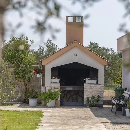 Tranquil Hideaway With Garden And Barbeque * Biograd Na Moru