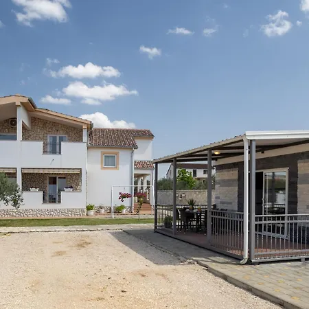 Casa de Férias Tranquil Hideaway With Garden And Barbeque *
