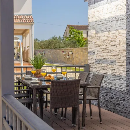 Tranquil Hideaway With Garden And Barbeque *