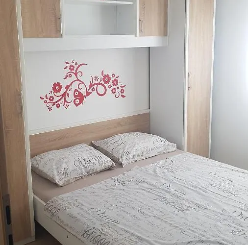 Mobilna Kucica Maja Holiday home *